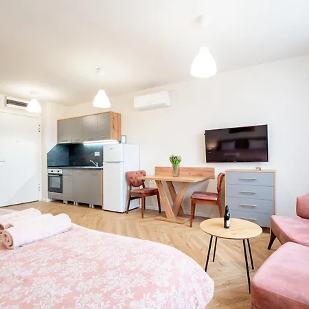 Wow Studios For Rent 2 Bul Montevideo 25A - B Sofia Exterior foto